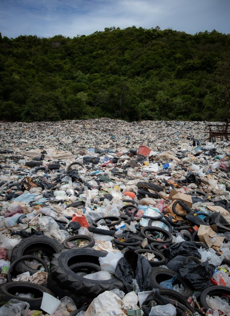 3 Masalah Serius Dampak dari Buang Sampah di Sungai